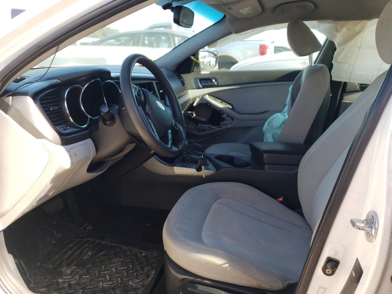 Photo 5 from auction – 2011 KIA OPTIMA LX with VIN KNAGM4A74B5127763