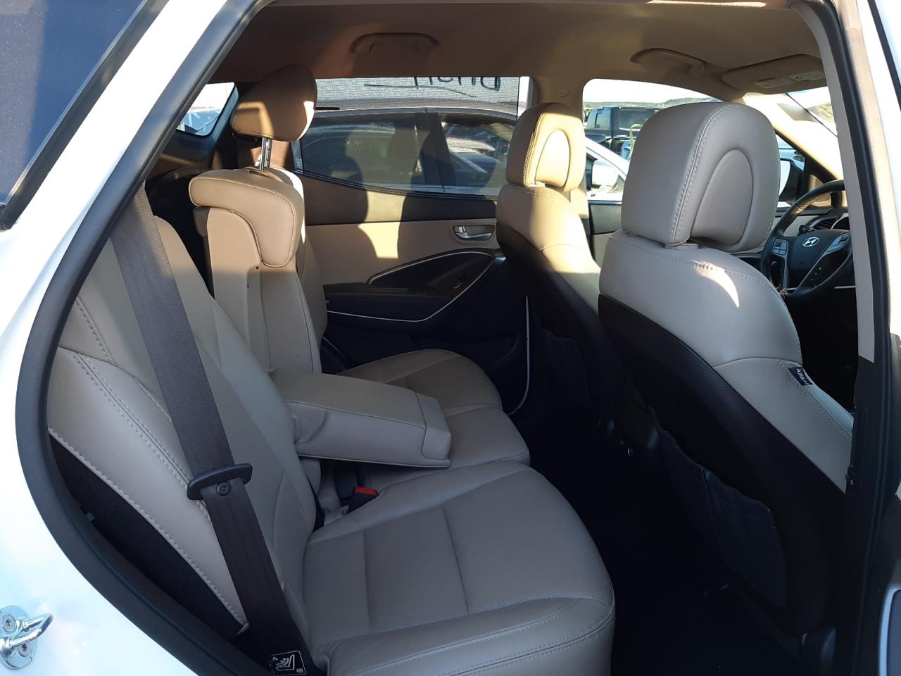 Photo 6 from auction – 2017 HYUNDAI SANTA FE S with VIN 5NMZU3LB5HH035462