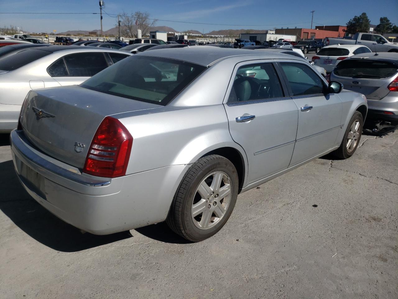 Foto 4 de la subasta – 2005 CHRYSLER 300C con VIN 2C3JK63H55H641879
