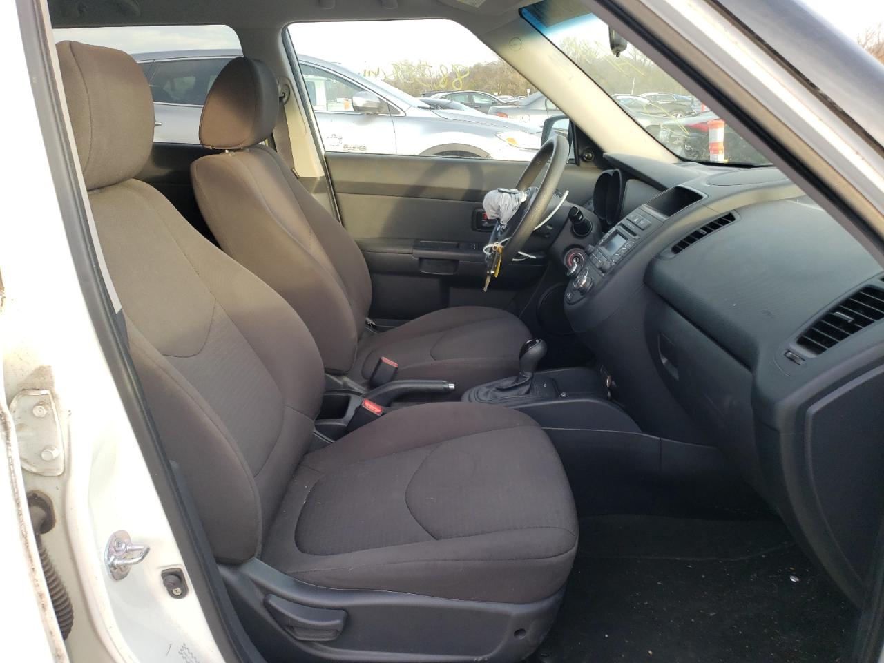 Photo 5 from auction – 2013 KIA SOUL with VIN KNDJT2A59D7574398