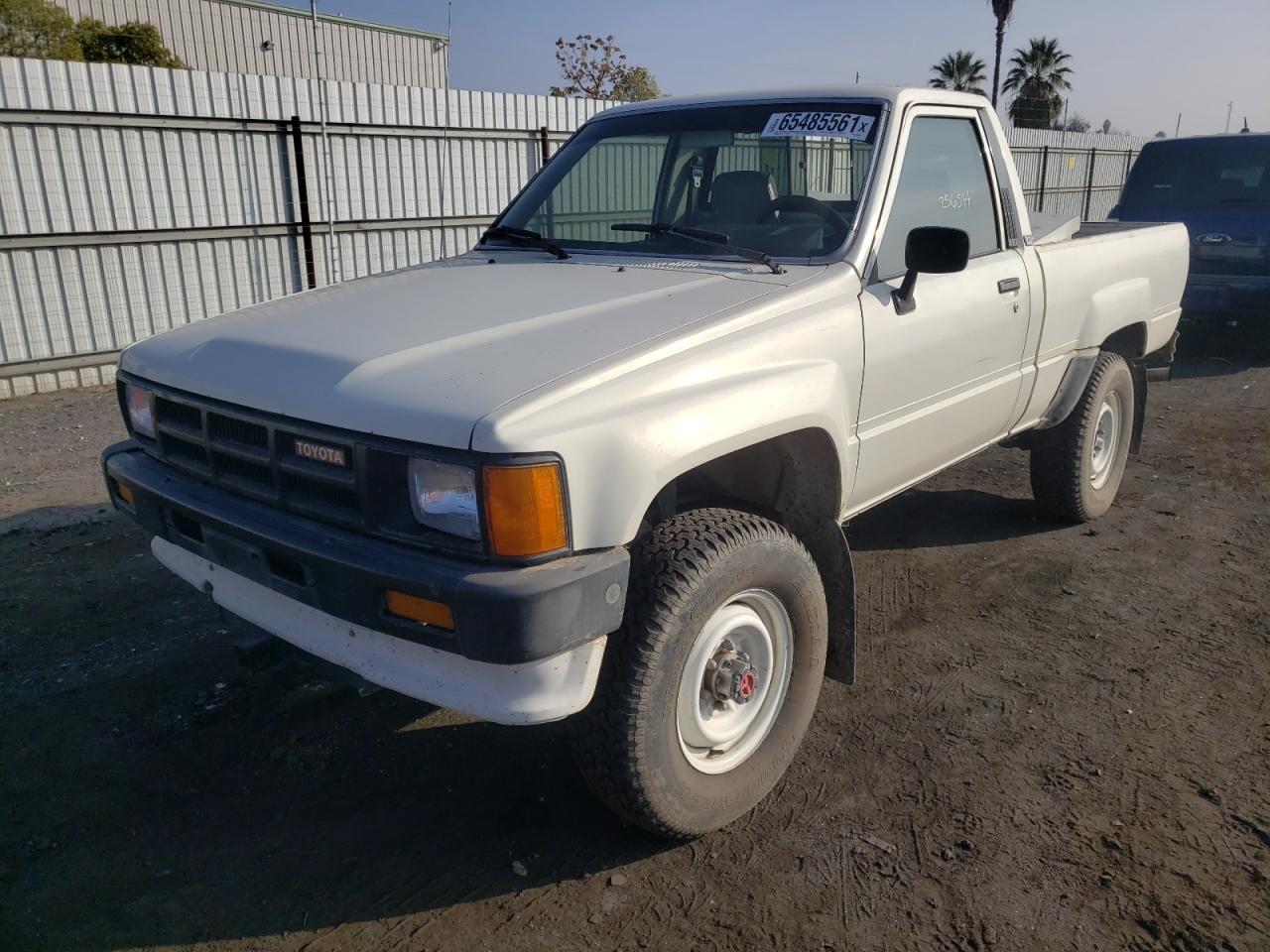 Photo 2 from auction – 1986 TOYOTA PICKUP with VIN JT4RN63R3G0087697