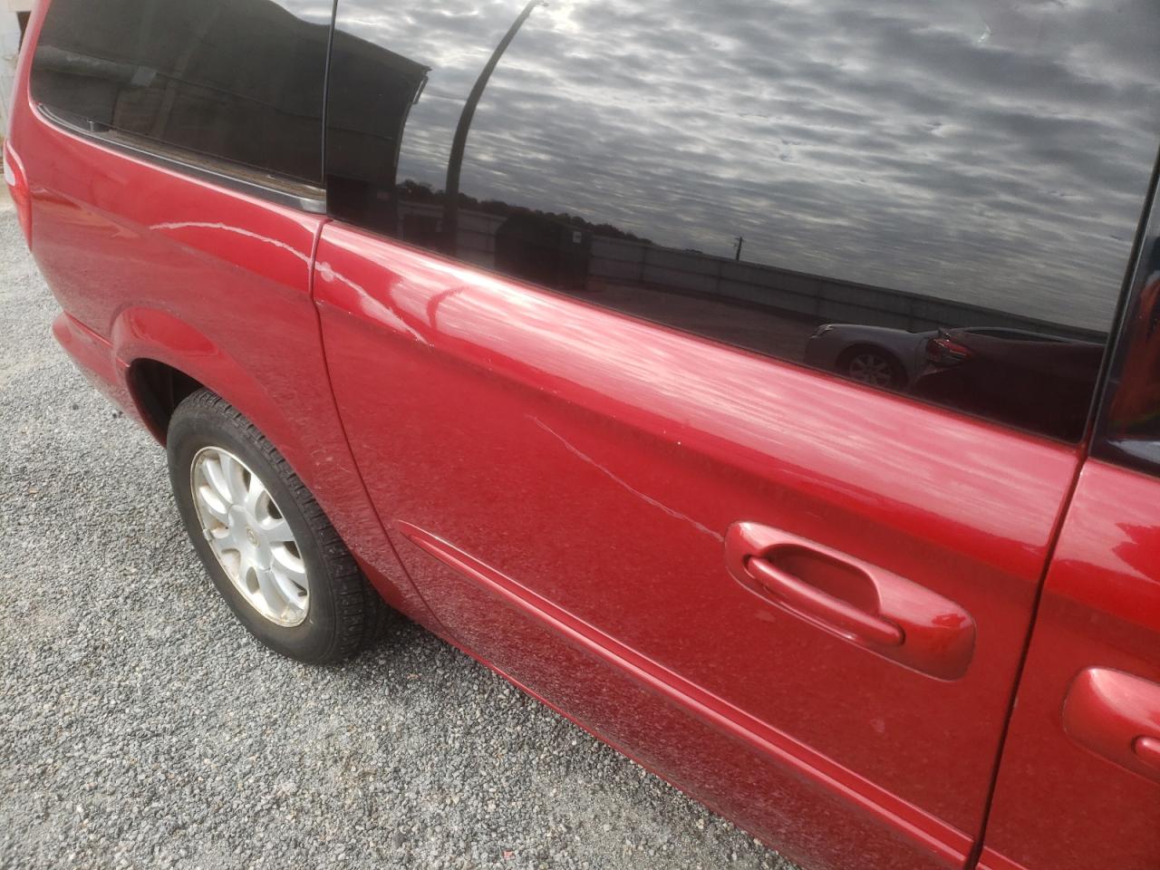 Photo 9 from auction – 2003 CHRYSLER TOWN & COU with VIN 2C8GP74L23R125033