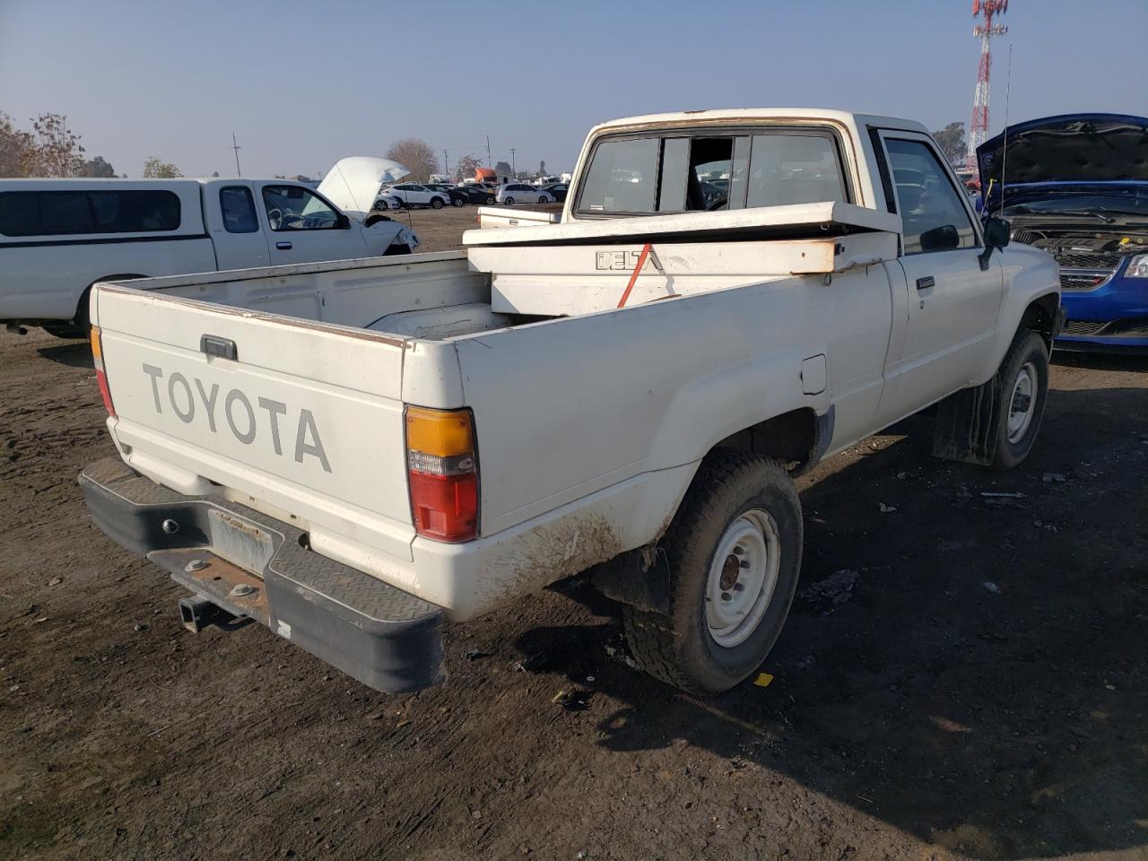 Photo 4 from auction – 1986 TOYOTA PICKUP with VIN JT4RN63R3G0087697
