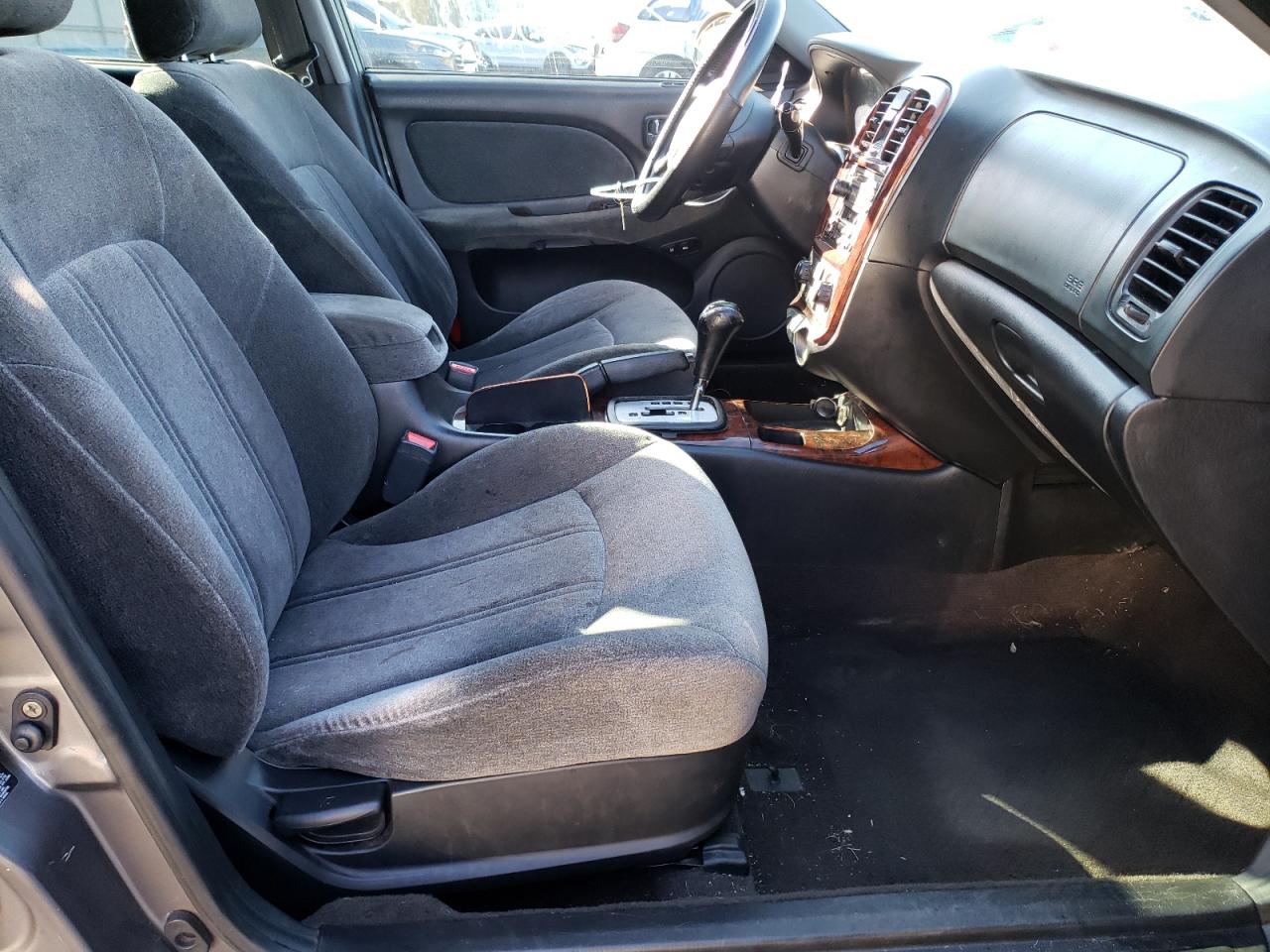 Photo 5 from auction – 2004 HYUNDAI SONATA GLS with VIN KMHWF35H04A943798