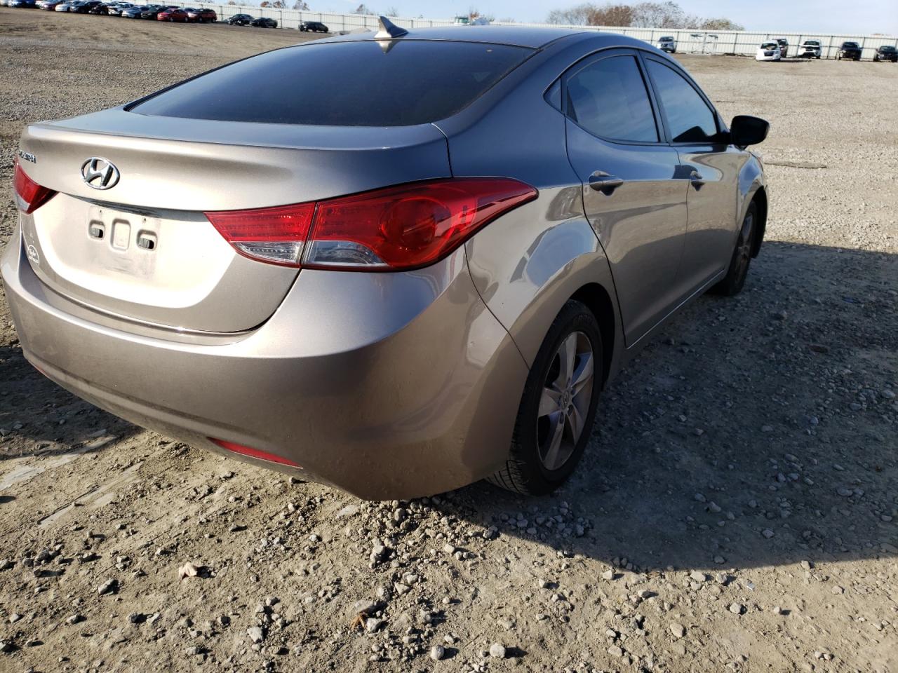Photo 4 from auction – 2012 HYUNDAI ELANTRA GL with VIN 5NPDH4AE7CH066757