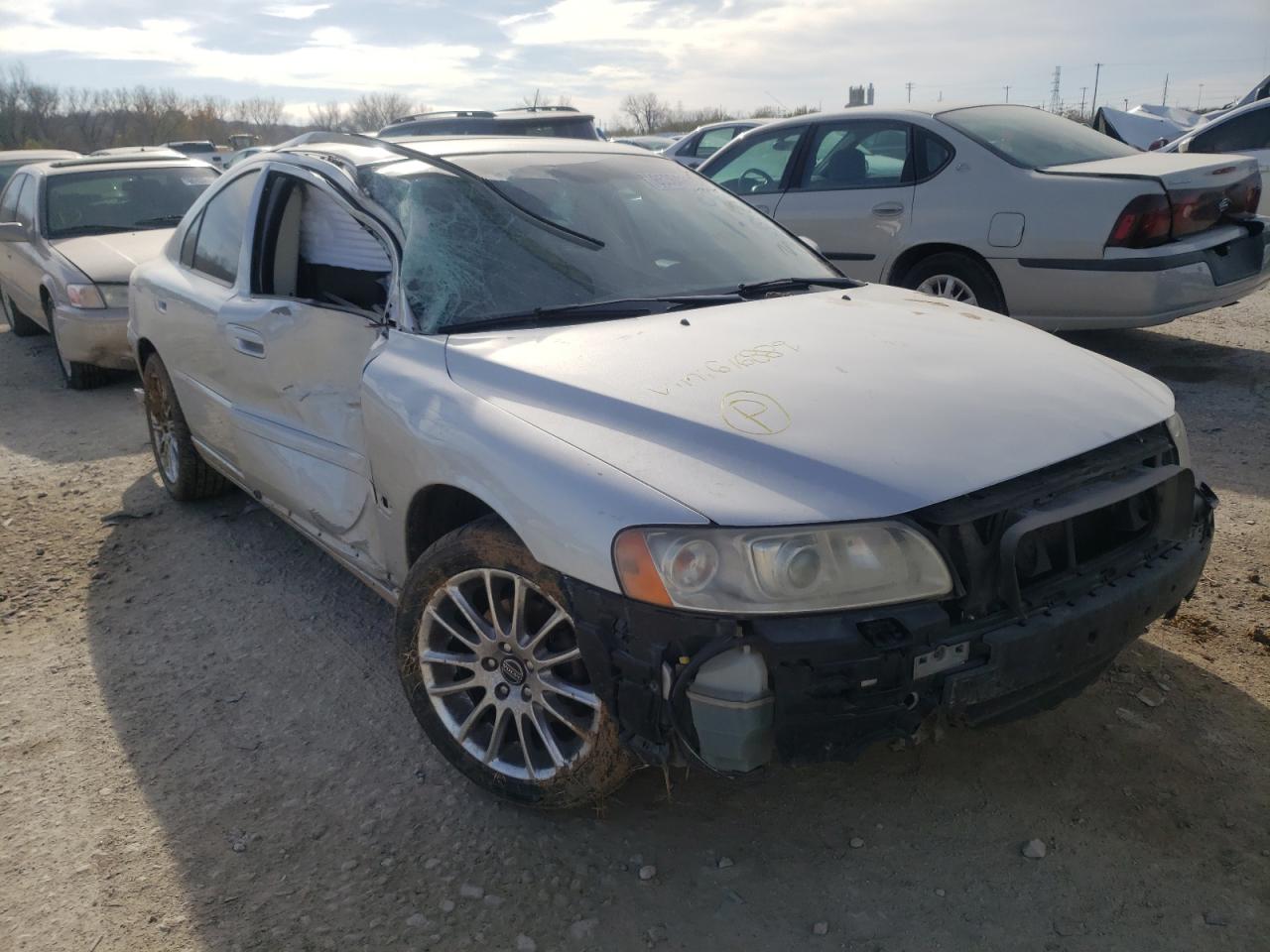 VOLVO S60 2.5T 2007 with VIN YV1RH592472616889 - Photo from auction