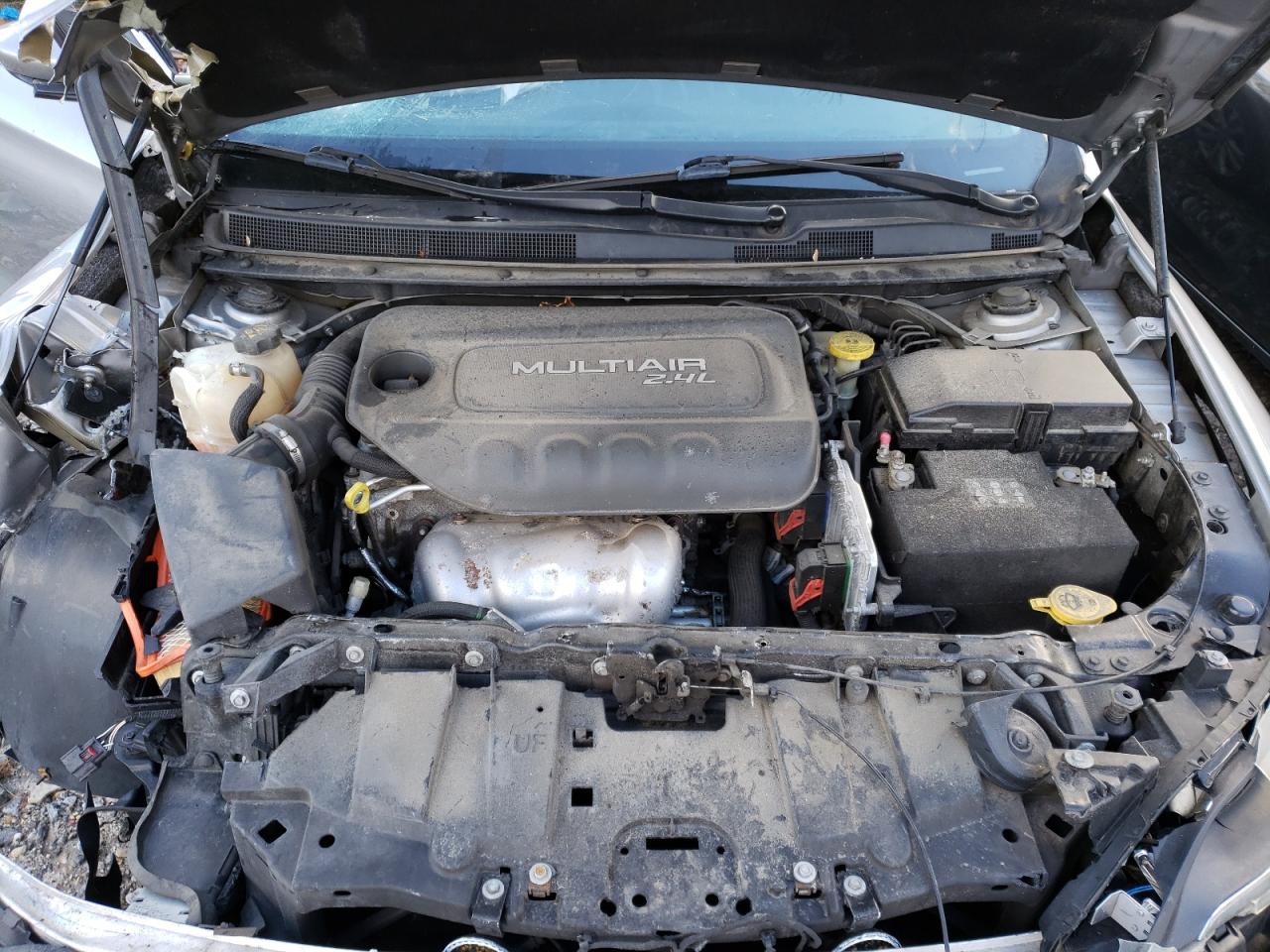Photo 7 from auction – 2015 CHRYSLER 200 LIMITE with VIN 1C3CCCAB7FN633276