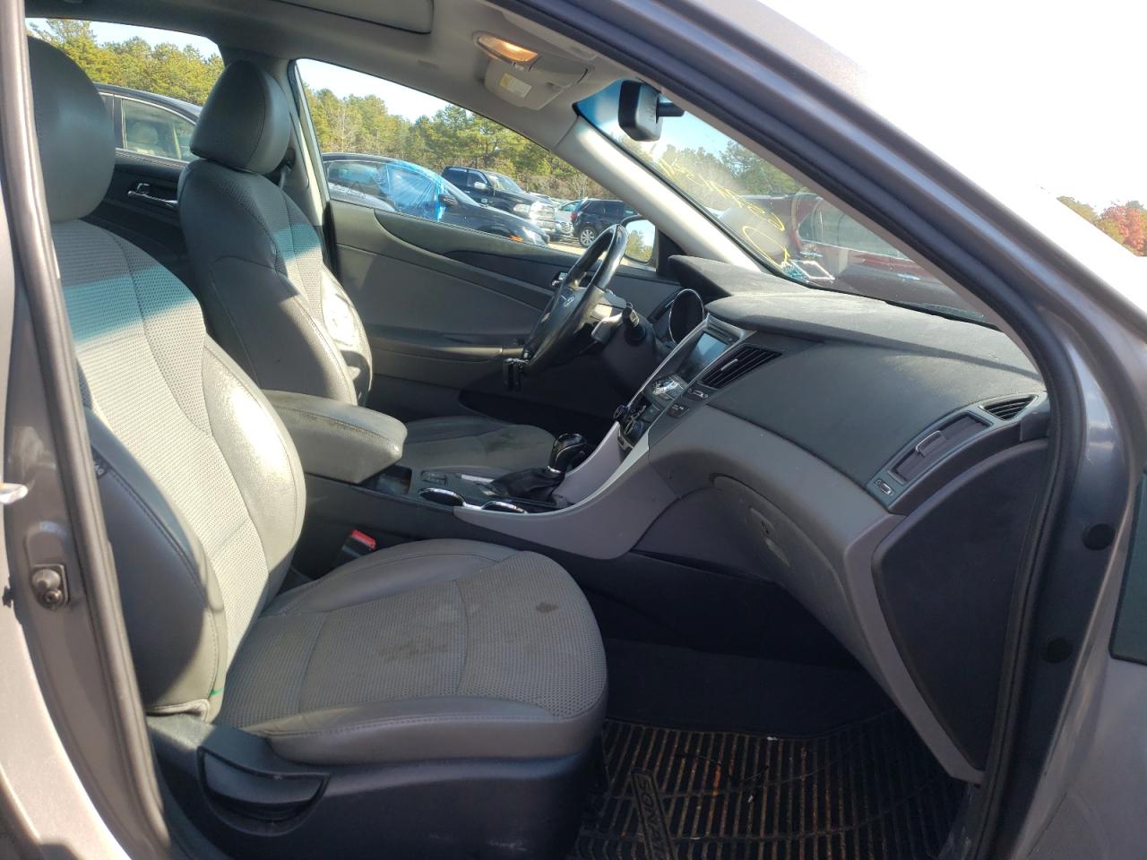 Photo 5 from auction – 2013 HYUNDAI SONATA with VIN 5NPEC4AC4DH792935