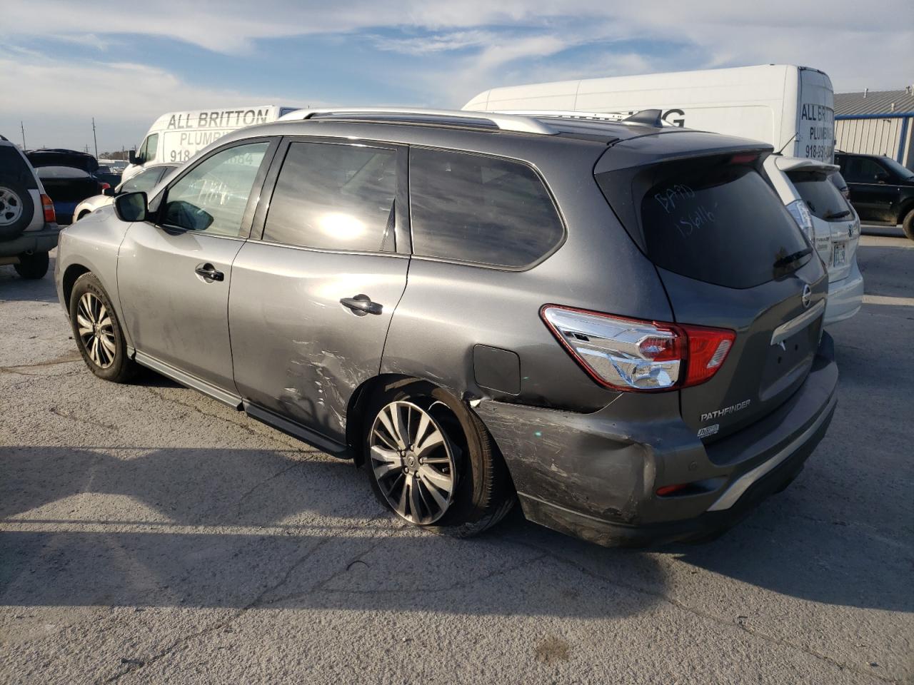 Photo 3 from auction – 2019 NISSAN PATHFINDER with VIN 5N1DR2MMXKC619167