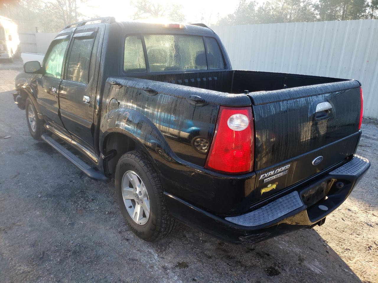 Photo 3 from auction – 2005 FORD EXPLORER S with VIN 1FMZU67K65UB77797