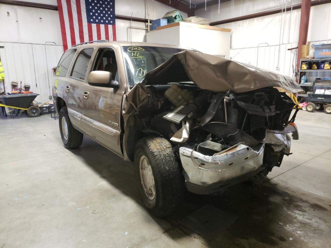 GMC YUKON 2004 with VIN 1GKEK13Z64R181076 - Photo from auction