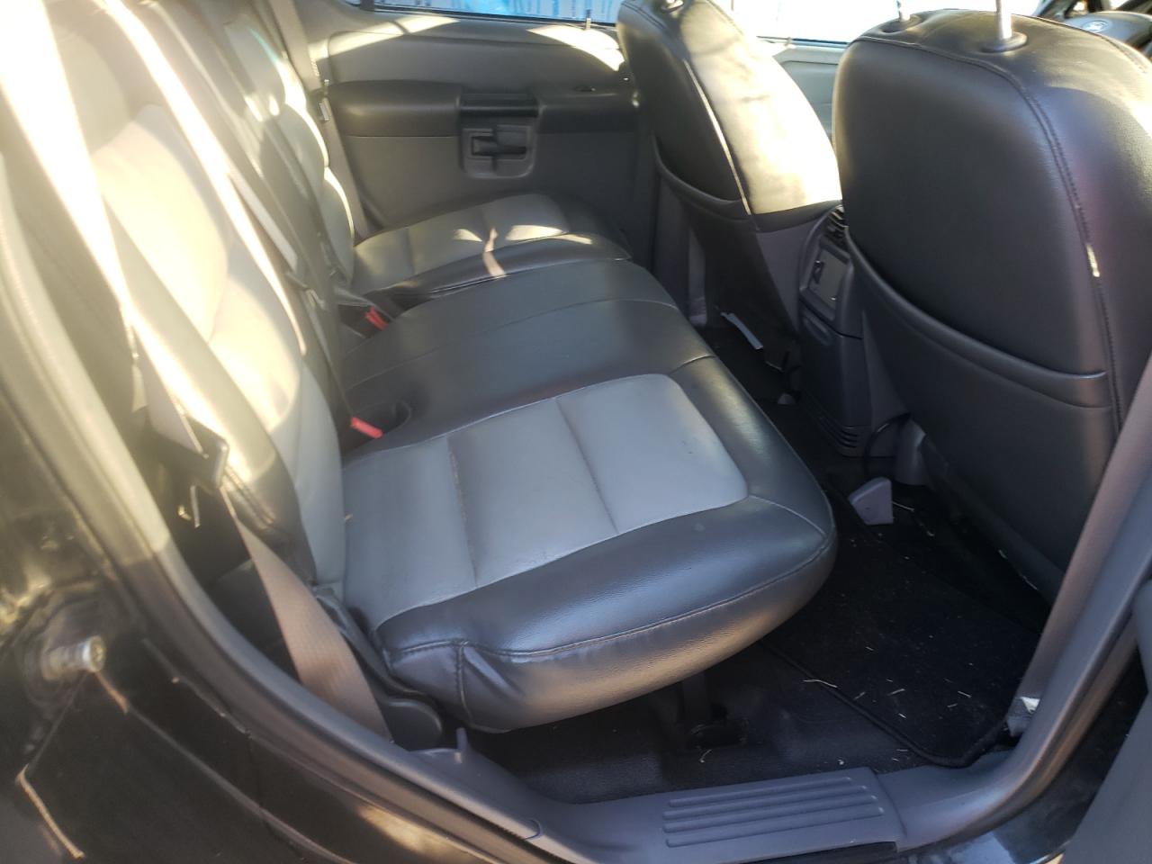 Photo 6 from auction – 2005 FORD EXPLORER S with VIN 1FMZU67K65UB77797