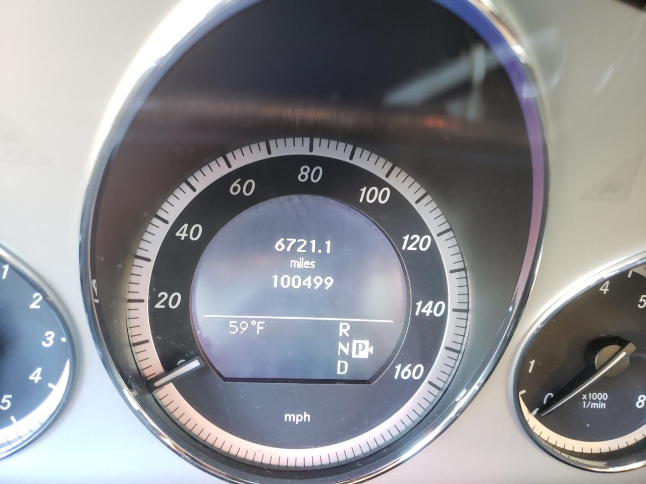 Photo 8 from auction – 2010 MERCEDES-BENZ E 550 with VIN WDDHF7CB6AA183719