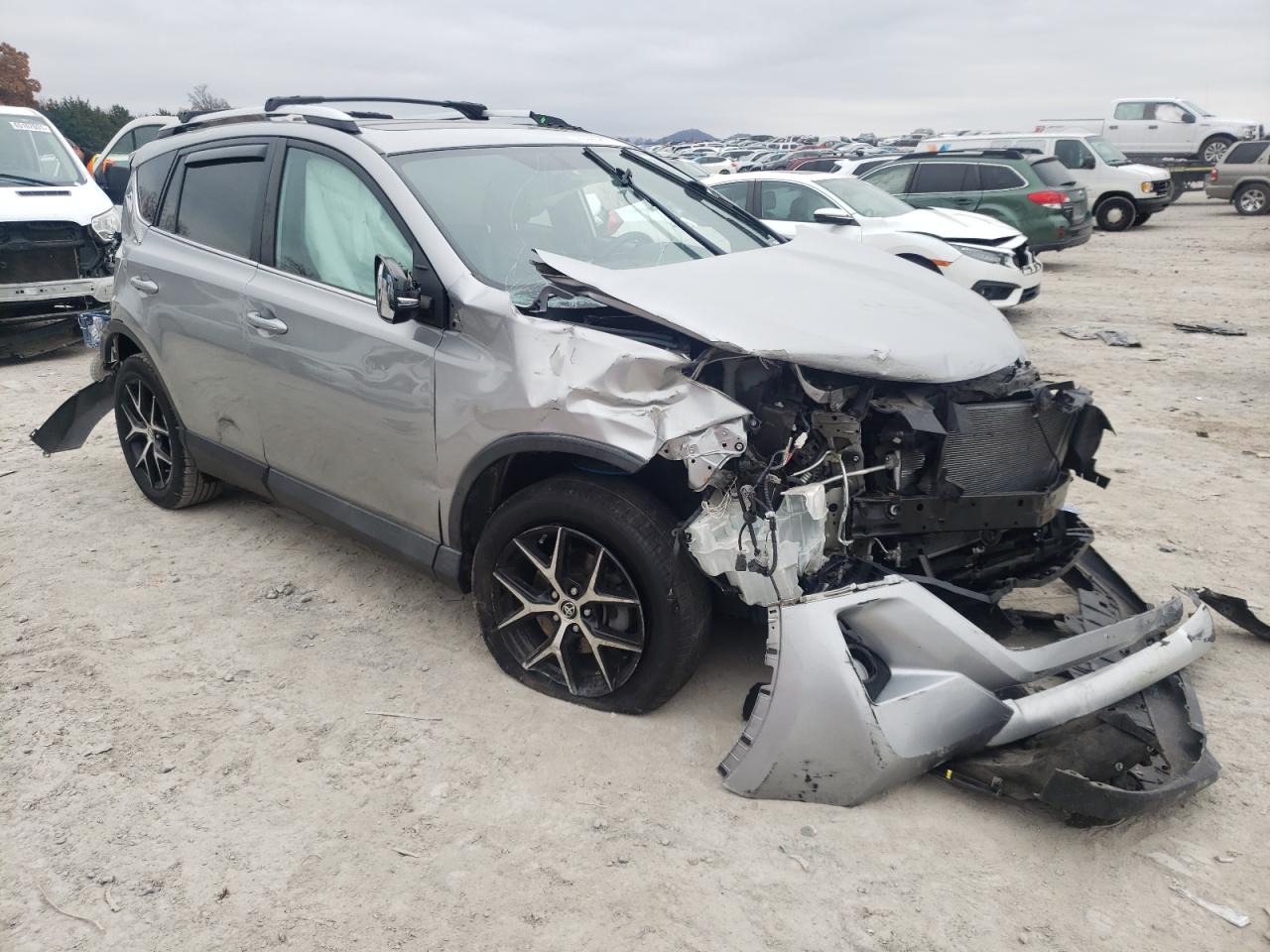 Photo 1 from auction – 2016 TOYOTA RAV4 SE with VIN 2T3NFREV0GW263883