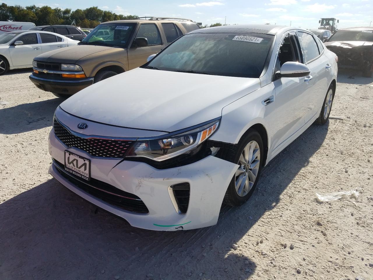 Photo 2 from auction – 2018 KIA OPTIMA LX with VIN 5XXGT4L31JG206754