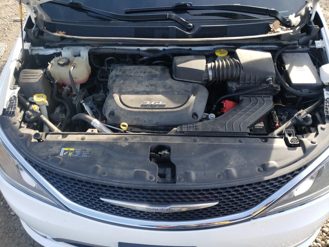 Photo 7 from auction – 2017 CHRYSLER PACIFICA T with VIN 2C4RC1BG7HR560954