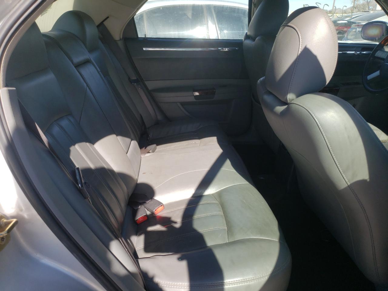 Photo 6 from auction – 2005 CHRYSLER 300C with VIN 2C3JK63H55H641879