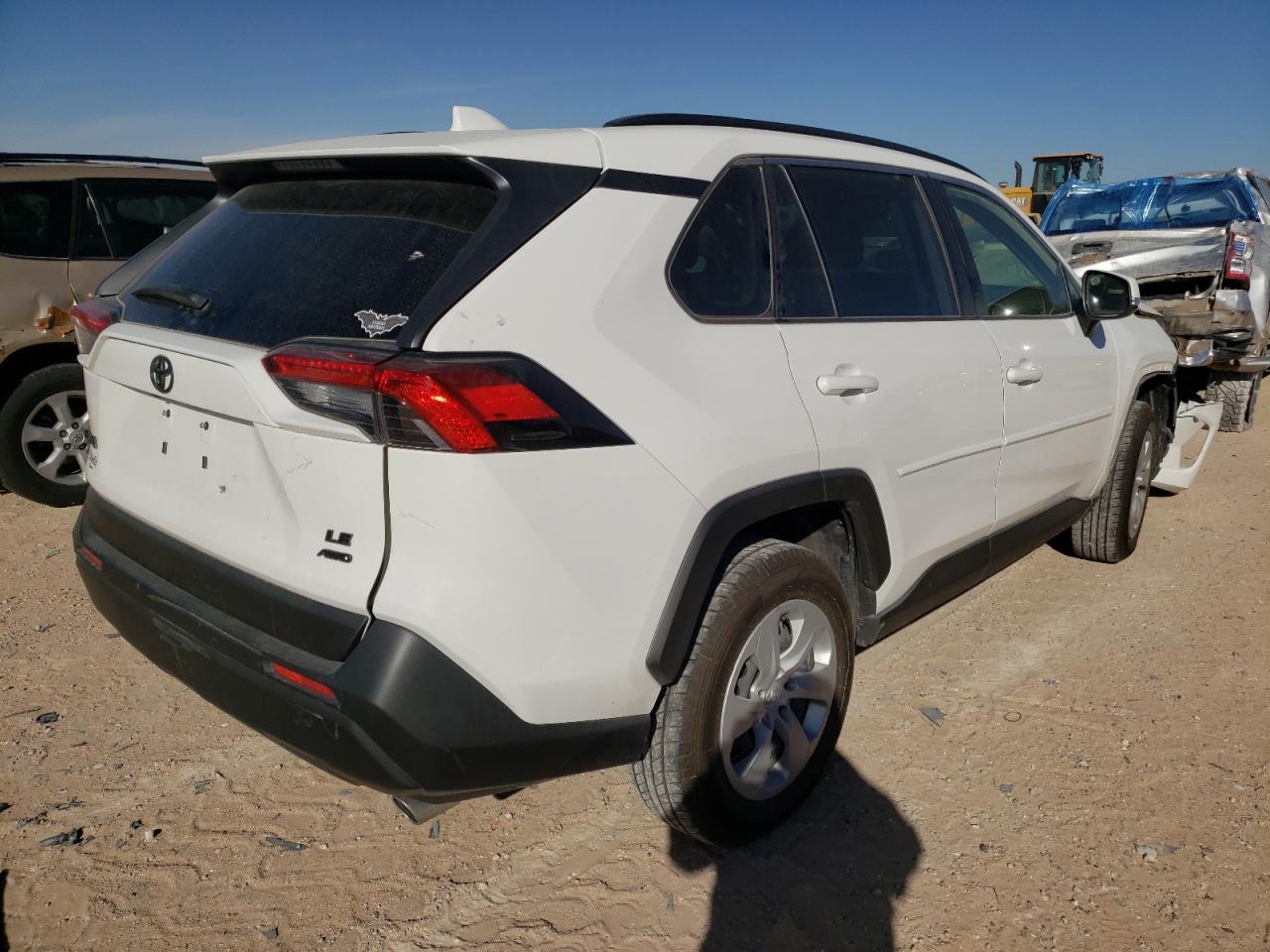 Photo 4 from auction – 2019 TOYOTA RAV4 LE with VIN JTMG1RFV4KD009508