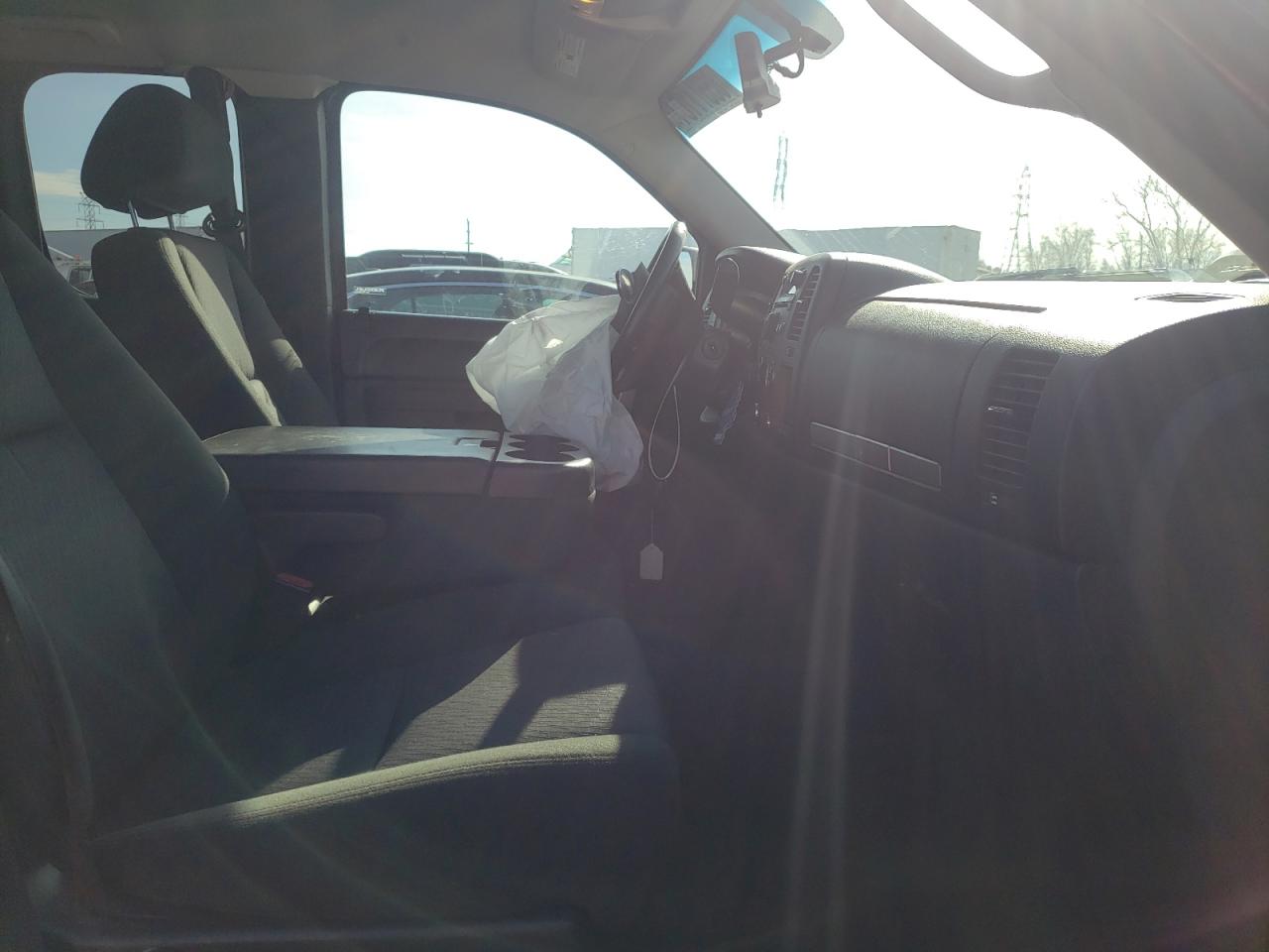 Photo 5 from auction – 2013 CHEVROLET SILVERADO with VIN 1GCRKSE74DZ253259