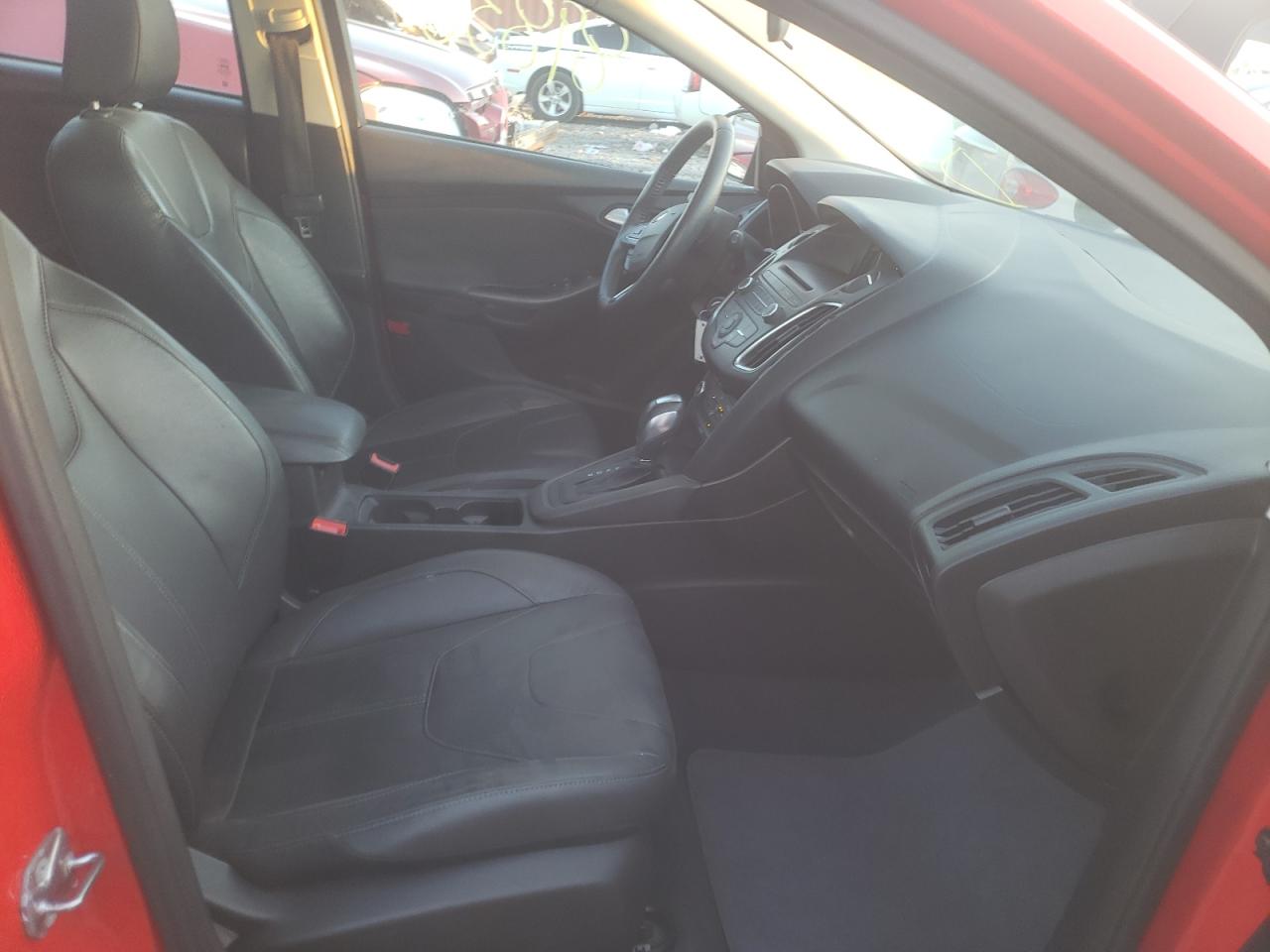 Photo 5 from auction – 2015 FORD FOCUS SE with VIN 1FADP3K23FL302859