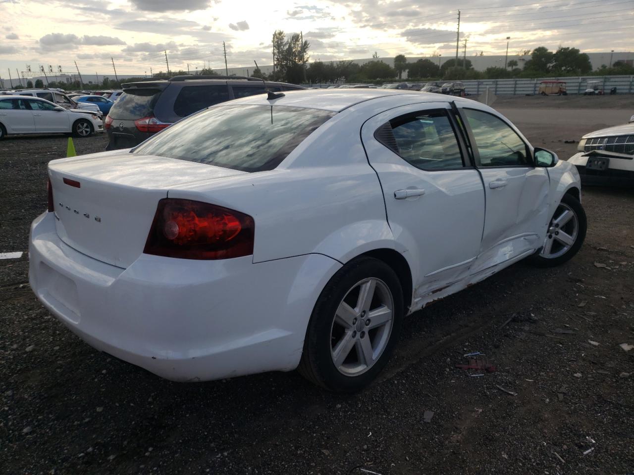 Photo 4 from auction – 2013 DODGE AVENGER SX with VIN 1C3CDZCB7DN591217