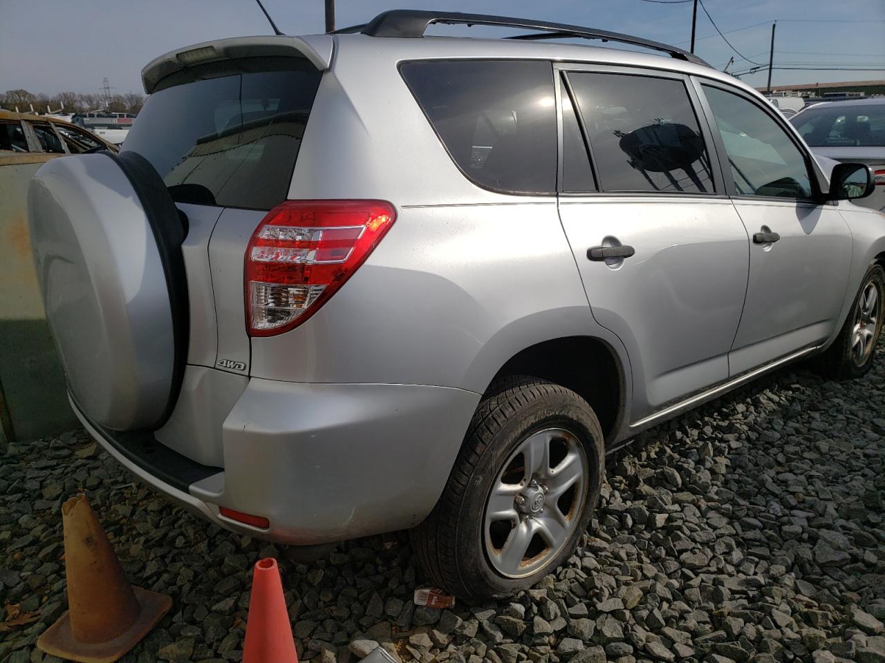 Photo 4 from auction – 2010 TOYOTA RAV4 with VIN JTMBF4DVXAD022019