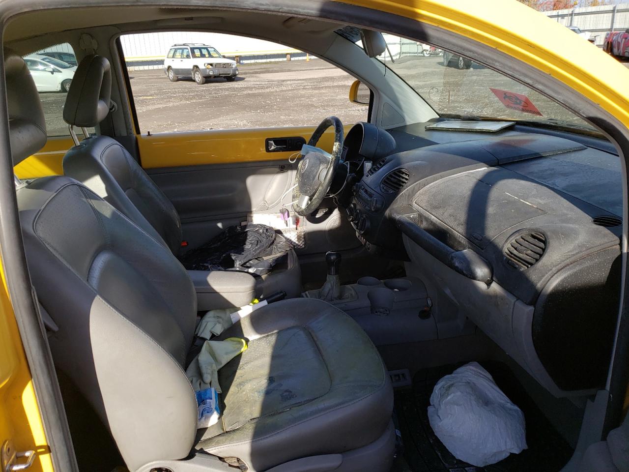 Photo 5 from auction – 2000 VOLKSWAGEN NEW BEETLE with VIN 3VWCD21C2YM478772