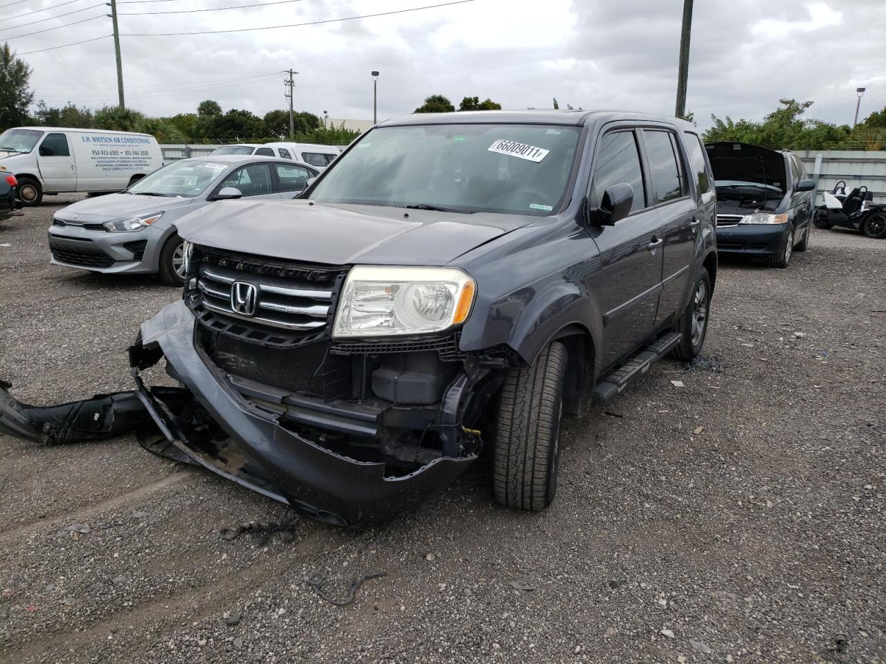 Photo 2 from auction – 2015 HONDA PILOT SE with VIN 5FNYF3H32FB024781