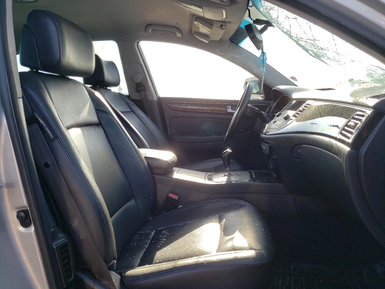 Photo 5 from auction – 2012 HYUNDAI GENESIS 3. with VIN KMHGC4DD3CU169352