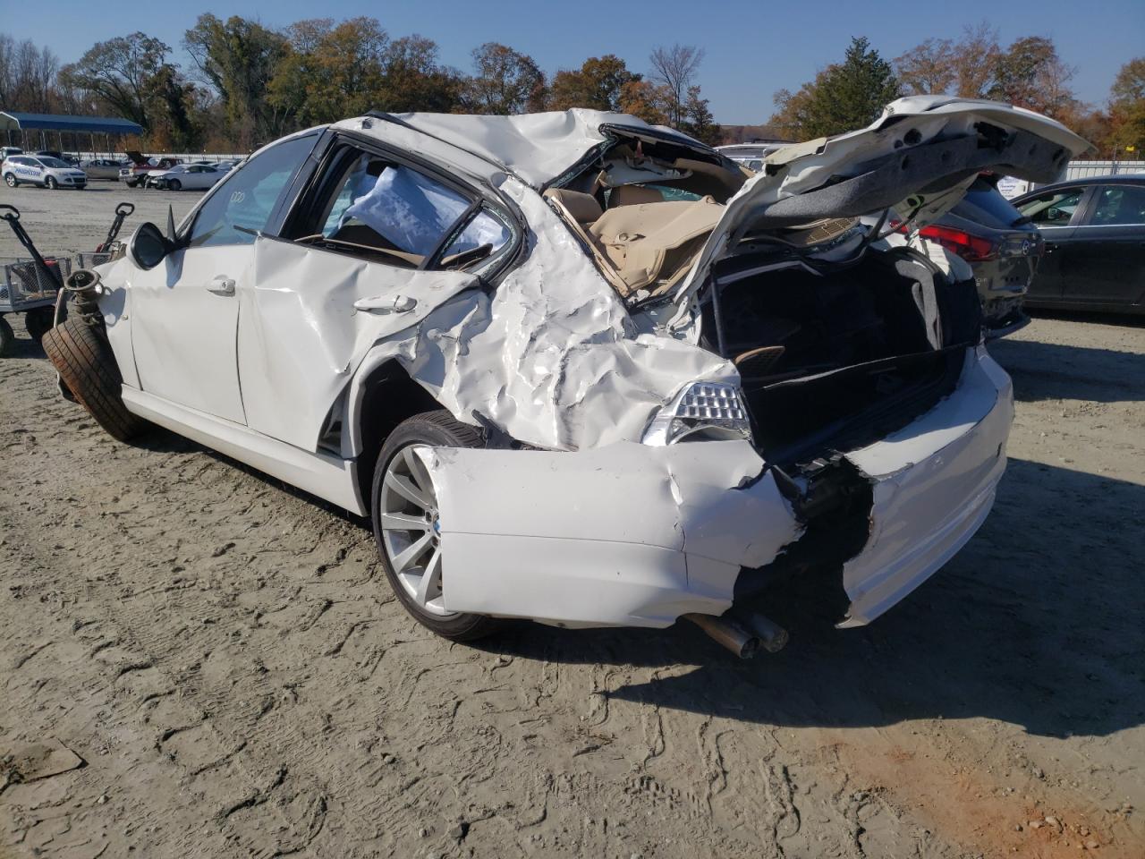 Photo 3 from auction – 2011 BMW 328 I SULE with VIN WBAPH5G53BNM75506
