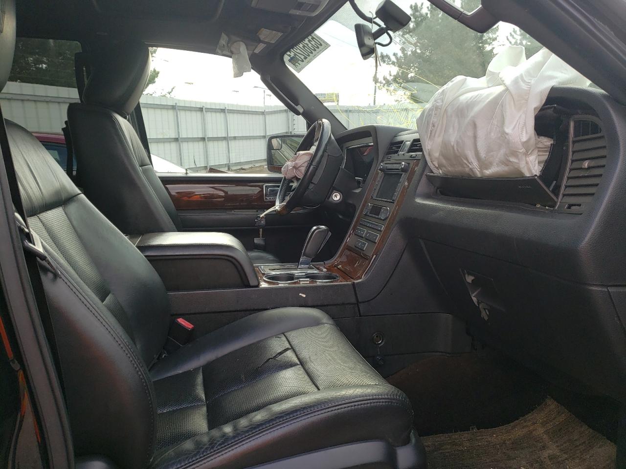 Photo 5 from auction – 2013 LINCOLN NAVIGATOR with VIN 5LMJJ2J58DEL01284