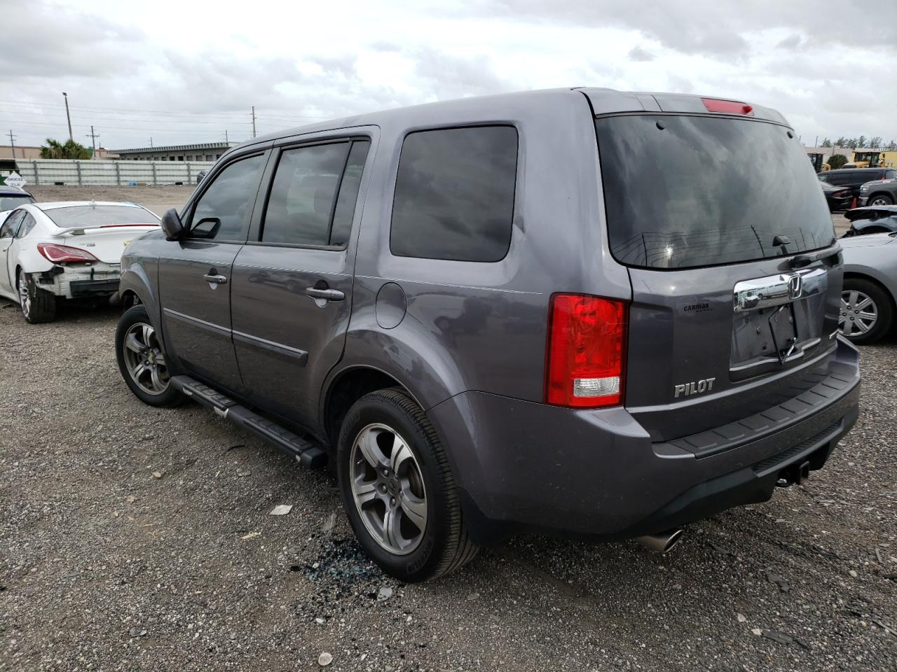 Photo 3 from auction – 2015 HONDA PILOT SE with VIN 5FNYF3H32FB024781