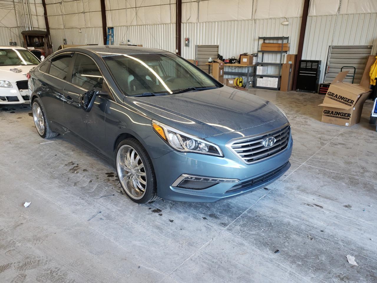 HYUNDAI SONATA SE 2015 with VIN 5NPE24AF9FH205404 - Photo from auction