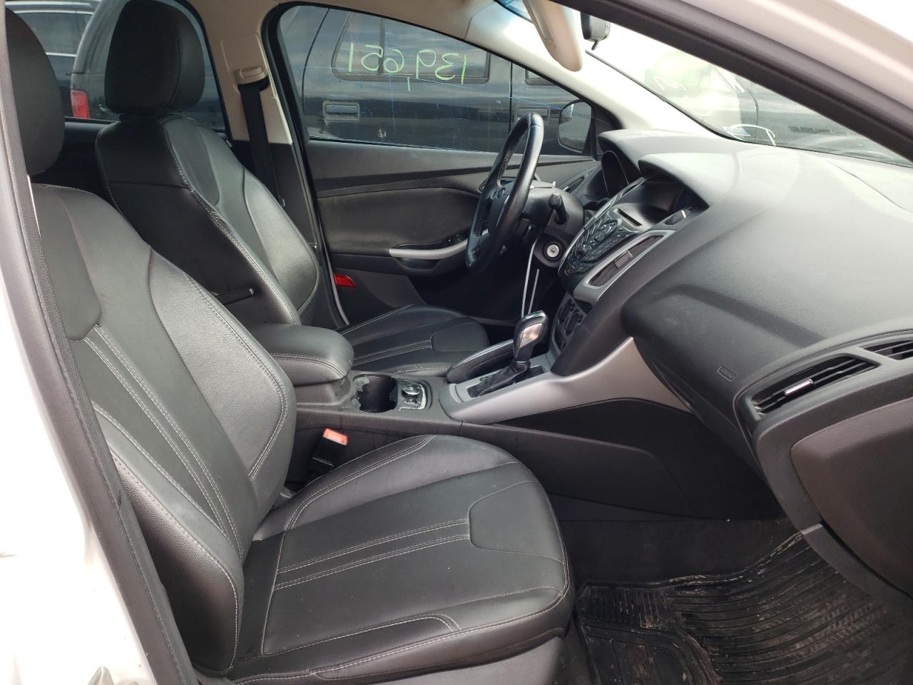 Photo 5 from auction – 2013 FORD FOCUS SE with VIN 1FADP3F28DL263418