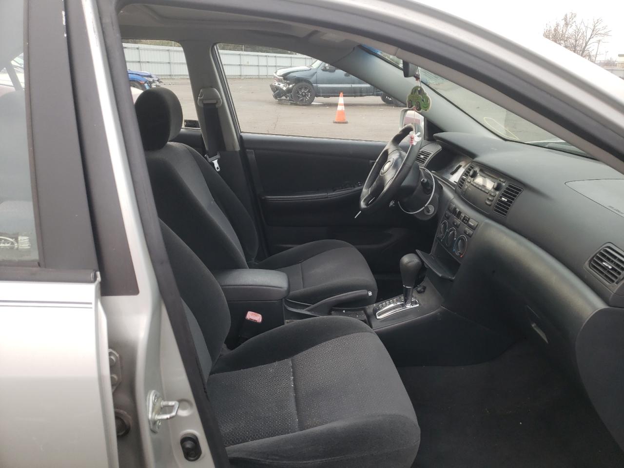Photo 5 from auction – 2004 TOYOTA COROLLA CE with VIN 2T1BR32E14C217464