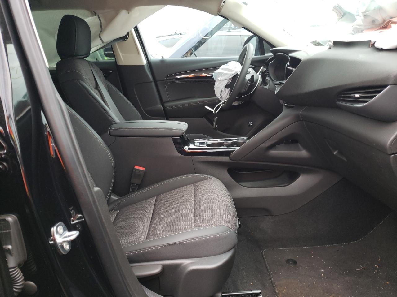 Photo 5 from auction – 2021 BUICK ENVISION with VIN LRBFZMR45MD193434