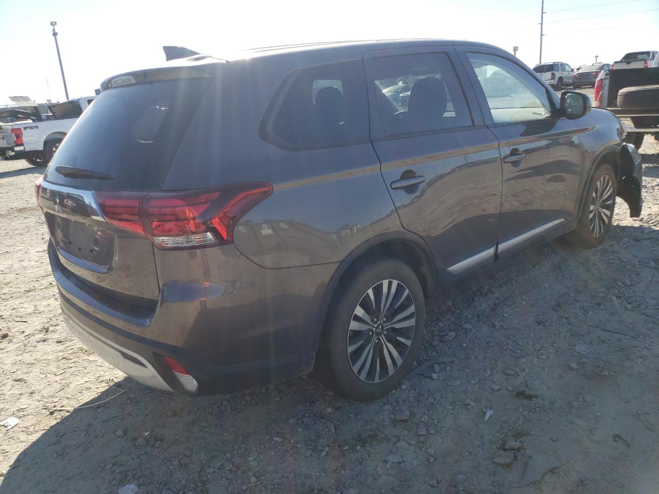 Photo 4 from auction – 2020 MITSUBISHI OUTLANDER with VIN JA4AD2A36LZ042227