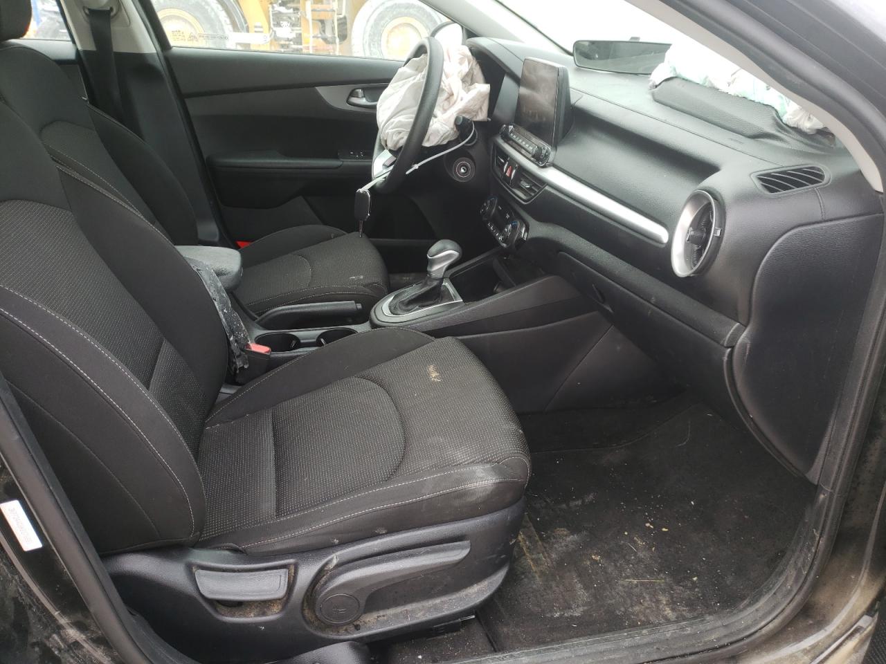 Photo 5 from auction – 2019 KIA FORTE FE with VIN 3KPF24AD8KE076881