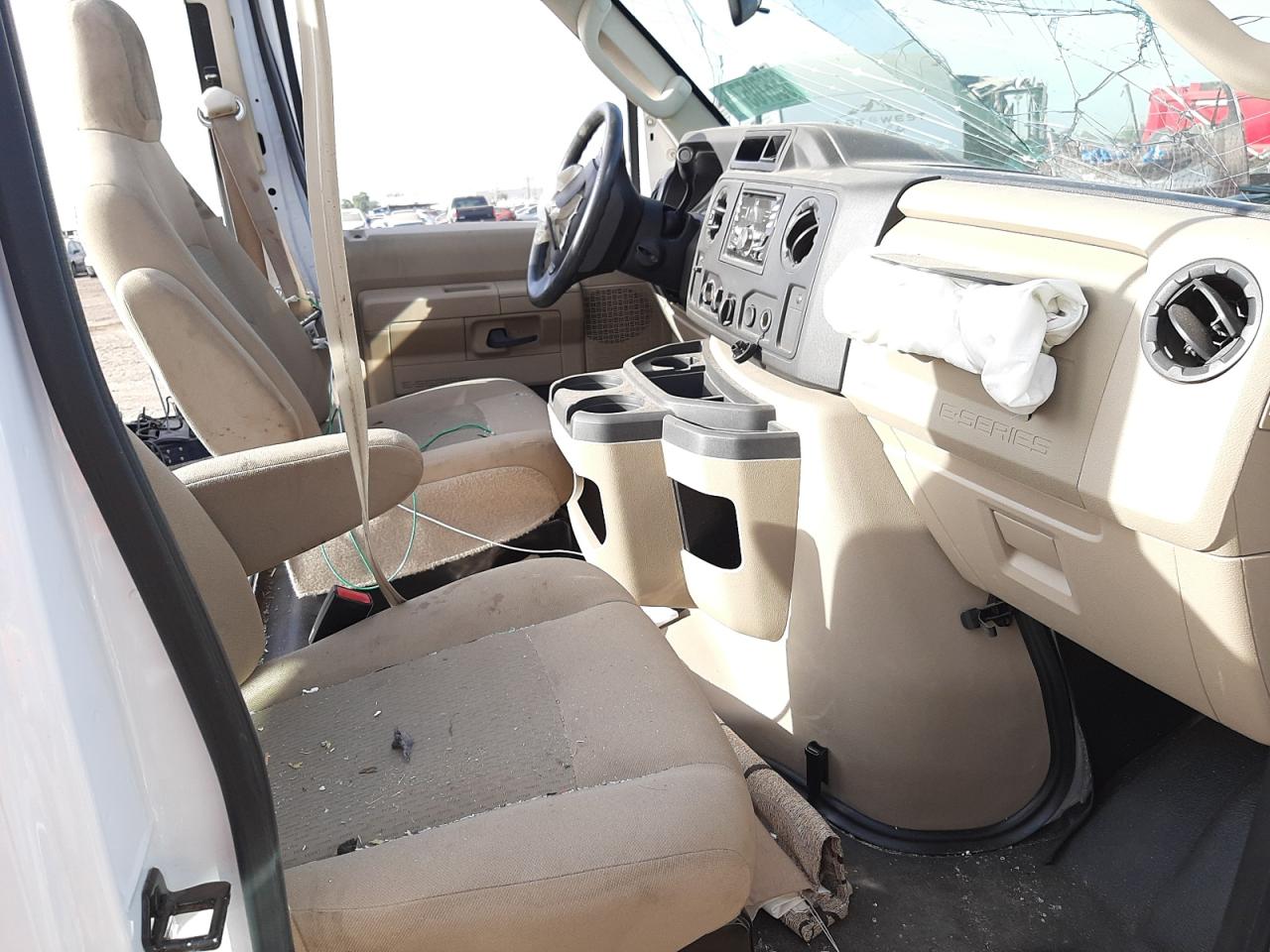 Photo 5 from auction – 2019 FORD ECONOLINE with VIN 1FDWE3FSXJDC14988