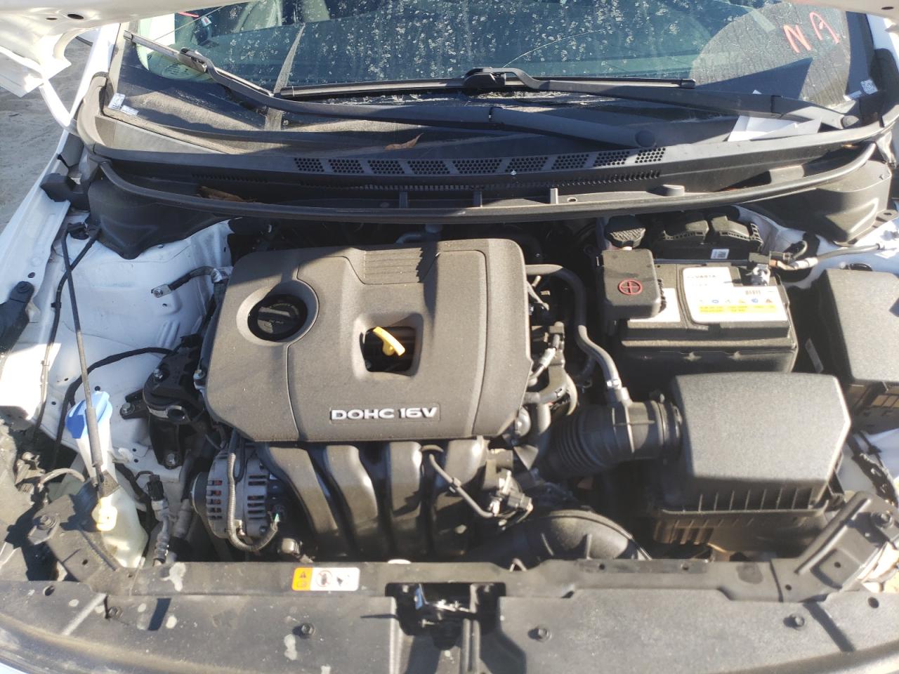 Photo 7 from auction – 2017 KIA FORTE LX with VIN 3KPFK4A70HE156873