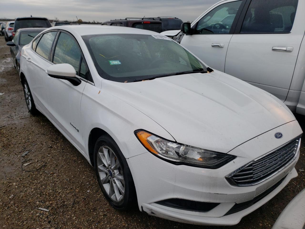 FORD FUSION SE 2017 with VIN 3FA6P0LU1HR314052 - Photo from auction
