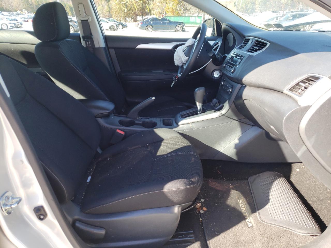 Photo 5 from auction – 2017 NISSAN SENTRA S with VIN 3N1AB7AP1HY268501