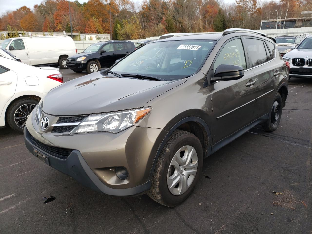Photo 2 from auction – 2015 TOYOTA RAV4 LE with VIN JTMBFREV8FD118069