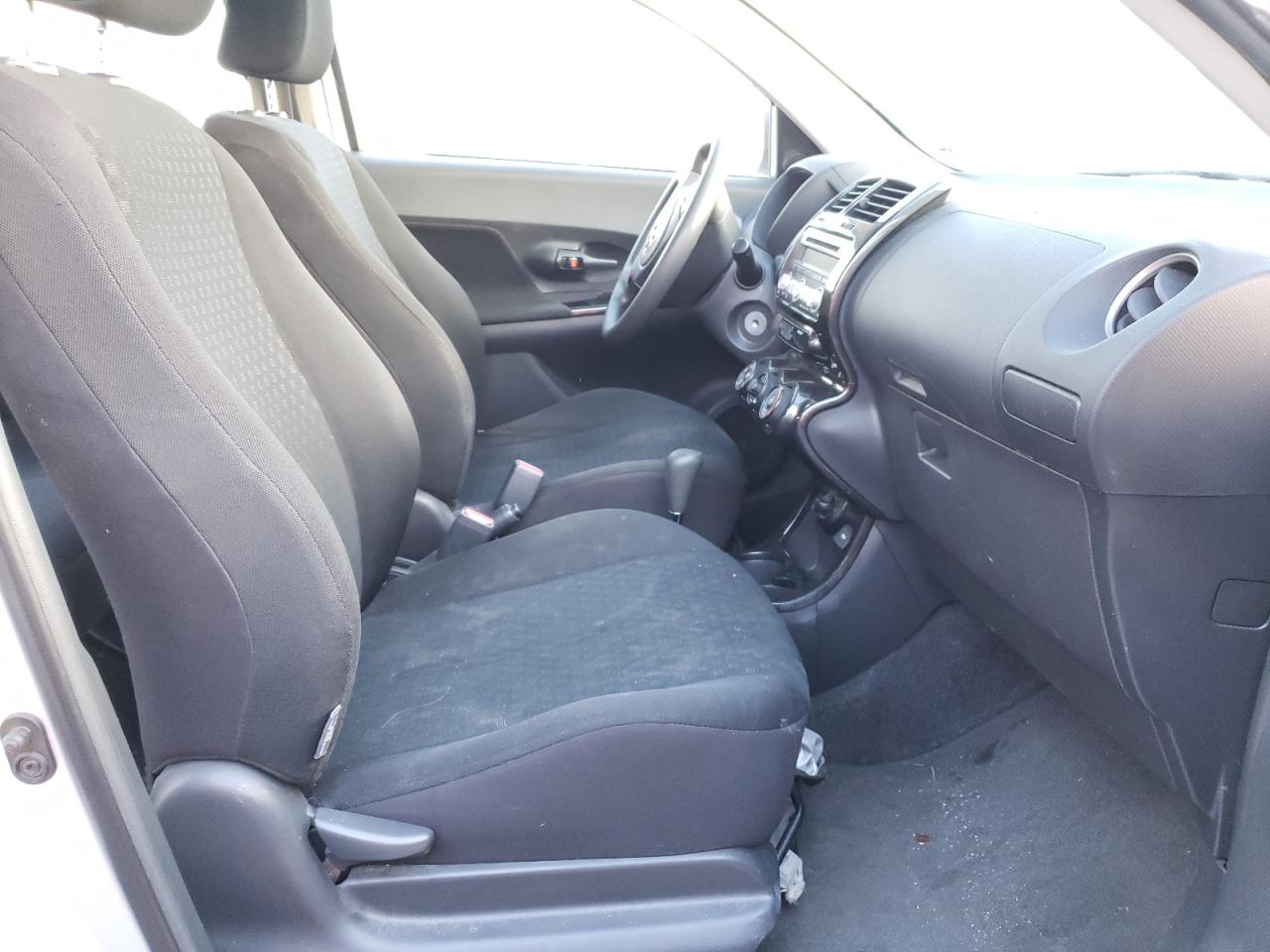 Photo 5 from auction – 2008 TOYOTA SCION XD with VIN JTKKU10408J015506