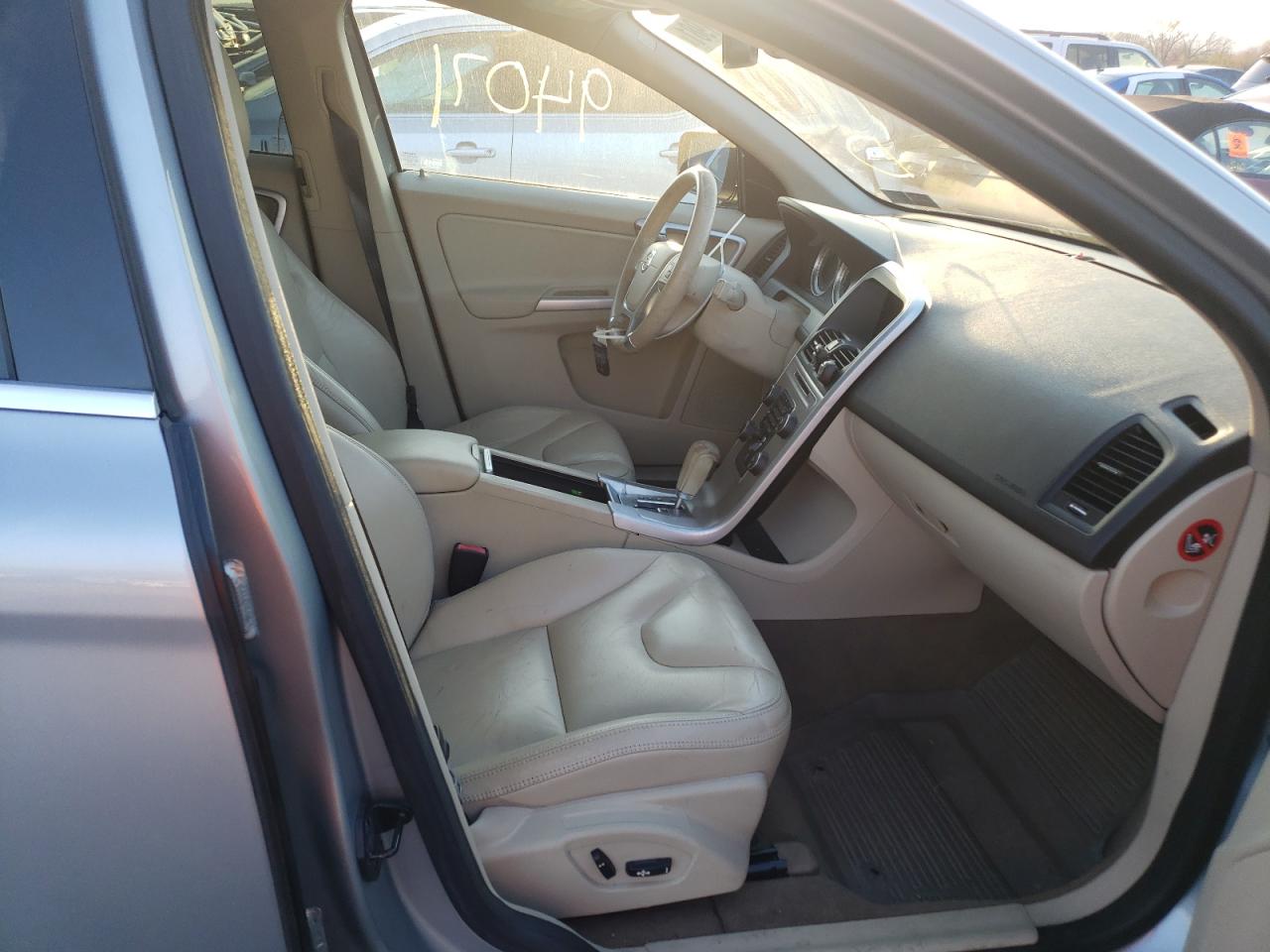 Photo 5 from auction – 2011 VOLVO XC60 3.2 with VIN YV4940DZ7B2189612