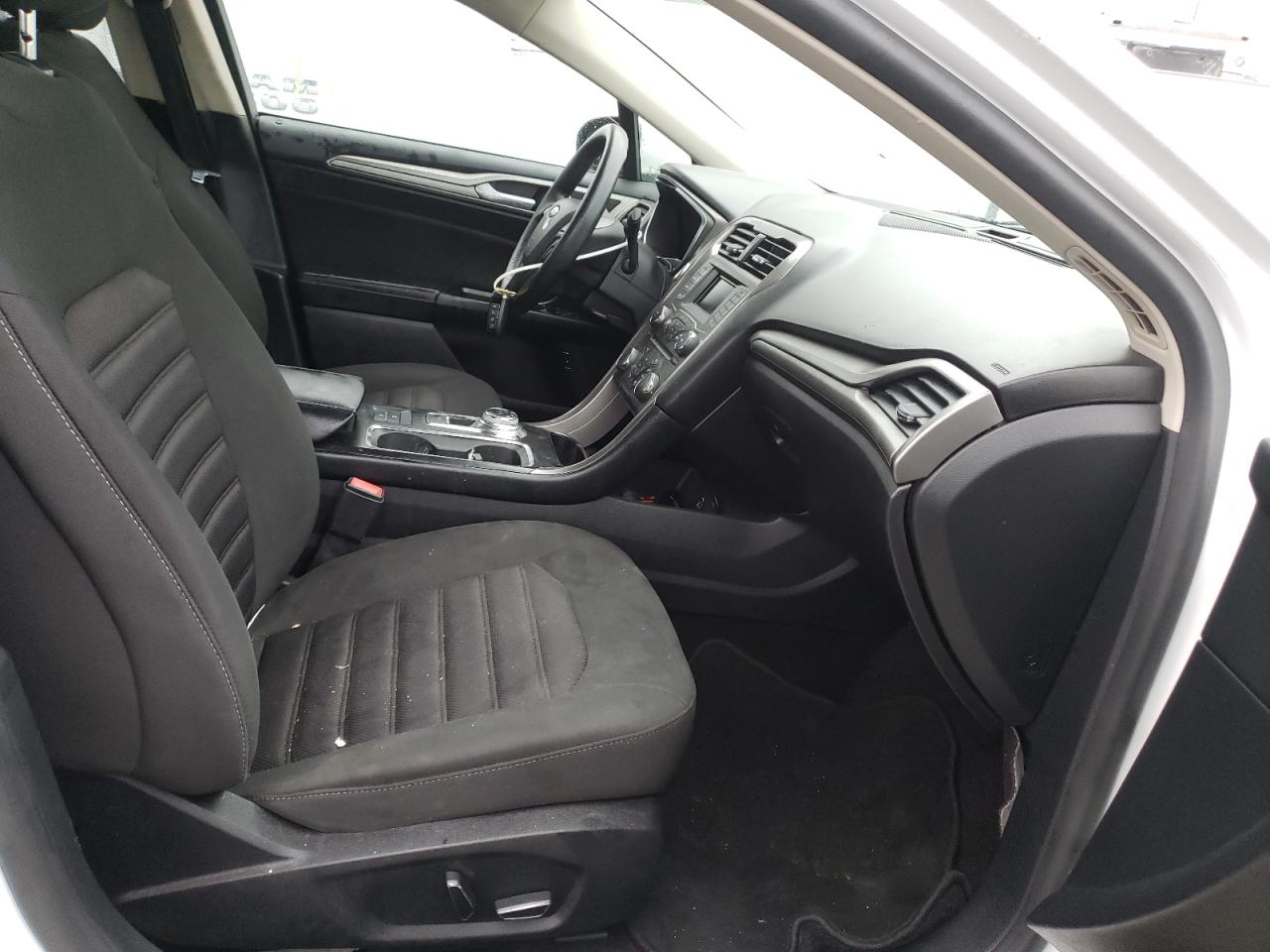 Photo 5 from auction – 2017 FORD FUSION SE with VIN 3FA6P0LU1HR314052