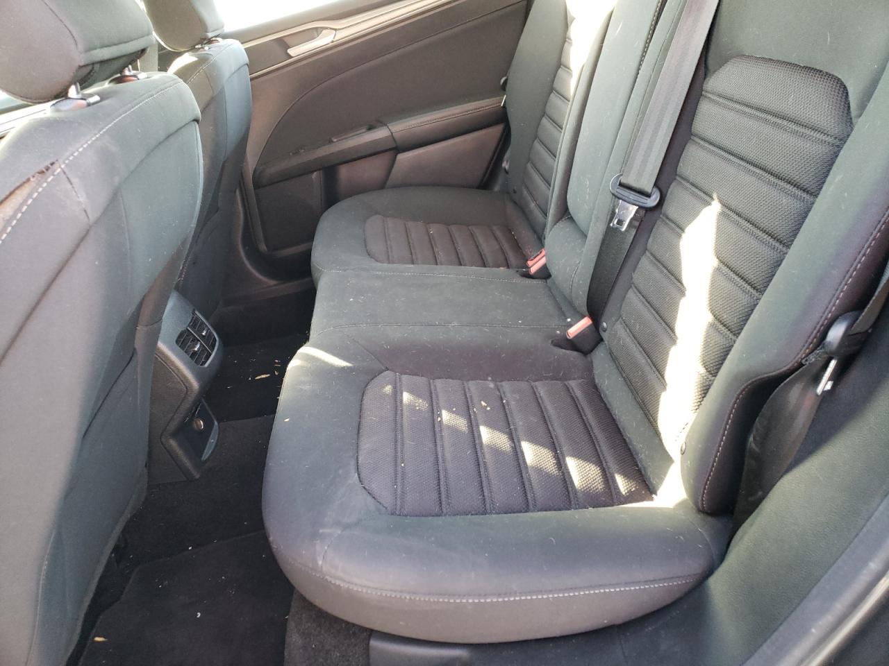 Photo 6 from auction – 2017 FORD FUSION SE with VIN 3FA6P0HD4HR367854