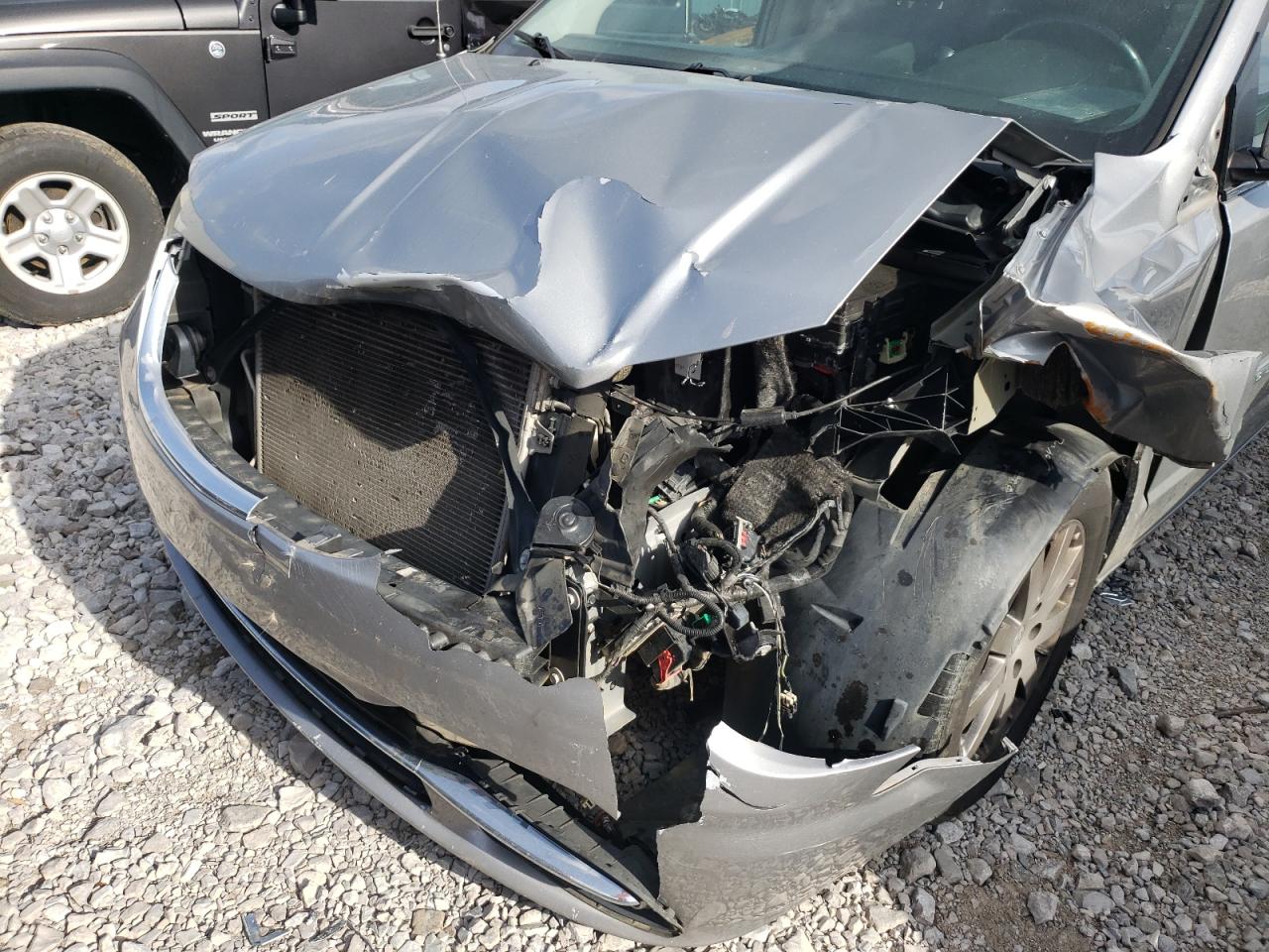 Photo 9 from auction – 2013 CHRYSLER TOWN & COU with VIN 2C4RC1BG3DR705286