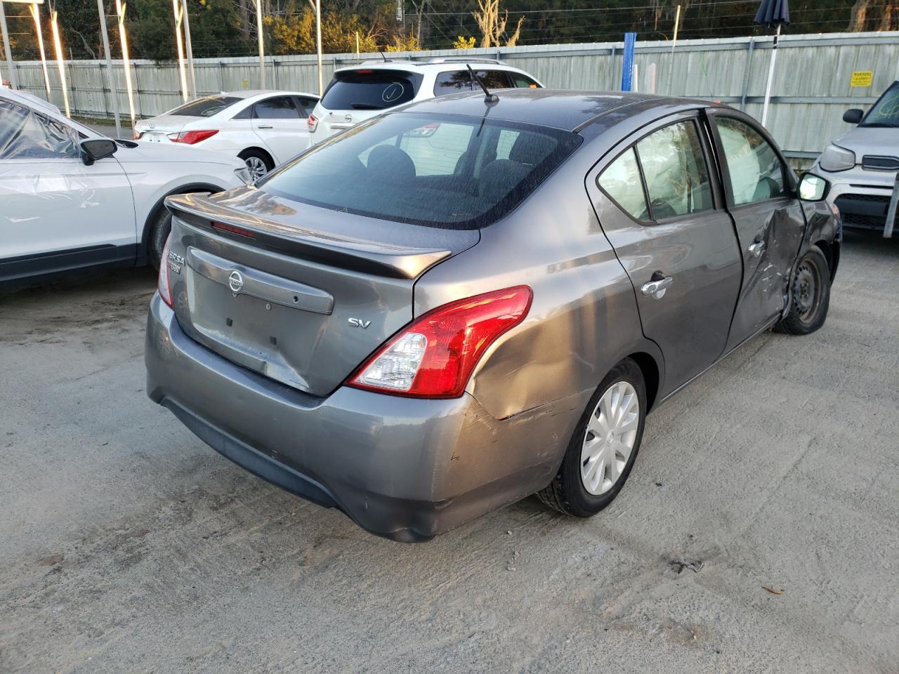 Photo 4 from auction – 2017 NISSAN VERSA S with VIN 3N1CN7AP5HL827660