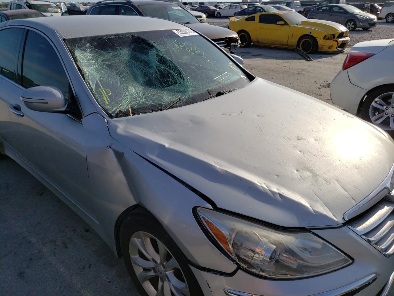 Photo 9 from auction – 2012 HYUNDAI GENESIS 3. with VIN KMHGC4DD3CU169352
